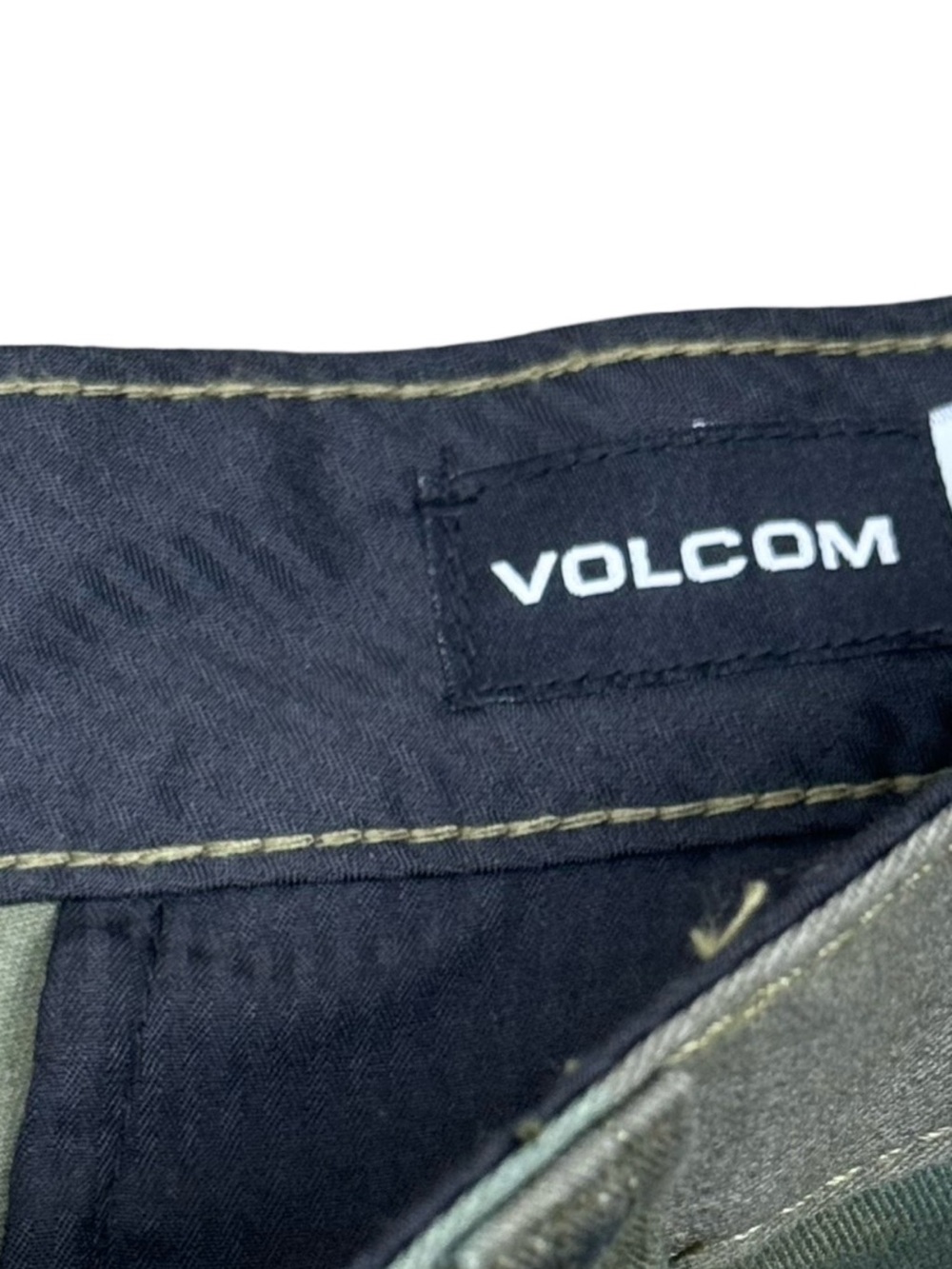 NWT Volcom Men’s VMonty 22 Camo Shorts Size 29 Casual Army Skate Military - Picture 10 of 10
